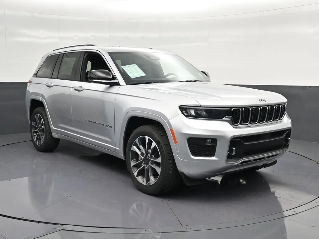 2023 Jeep Grand Cherokee Overland photo 5