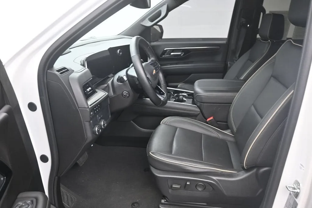 2025 Chevrolet Tahoe Premier photo 10