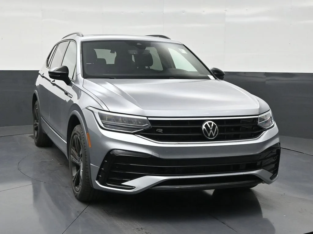 2023 Volkswagen Tiguan 2.0T SE R-Line Black photo 7