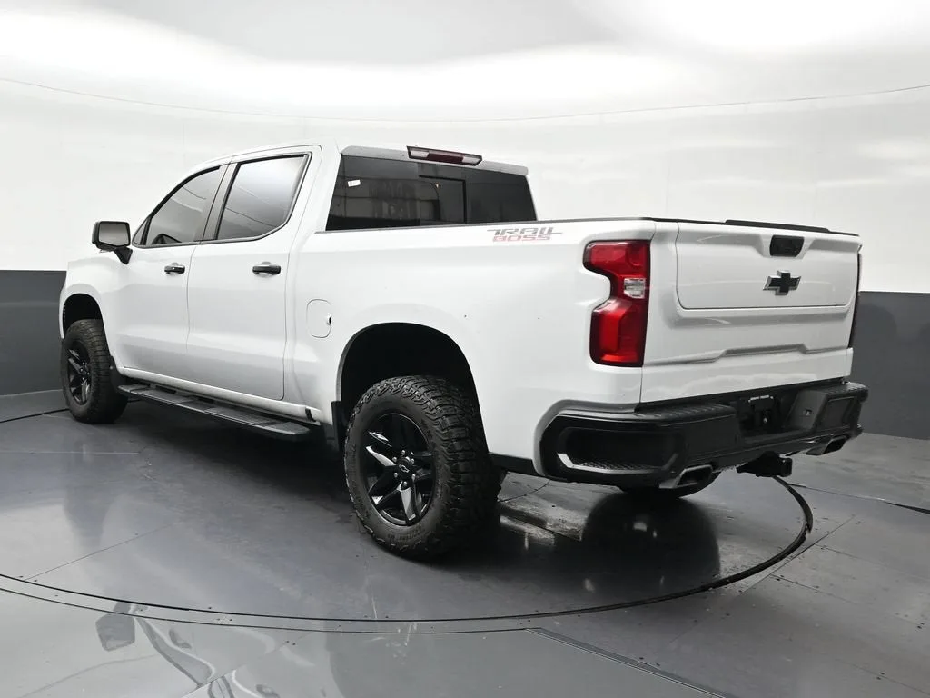 2024 Chevrolet Silverado 1500 LT Trail Boss photo 3