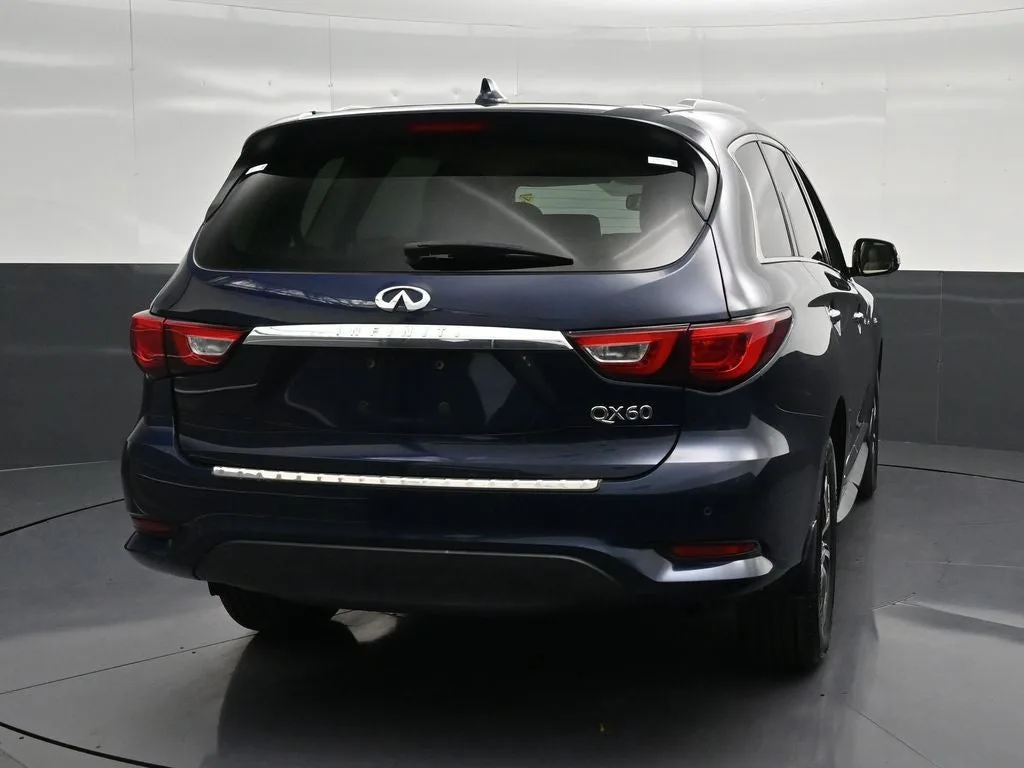 2017 INFINITI QX60 Base photo 2