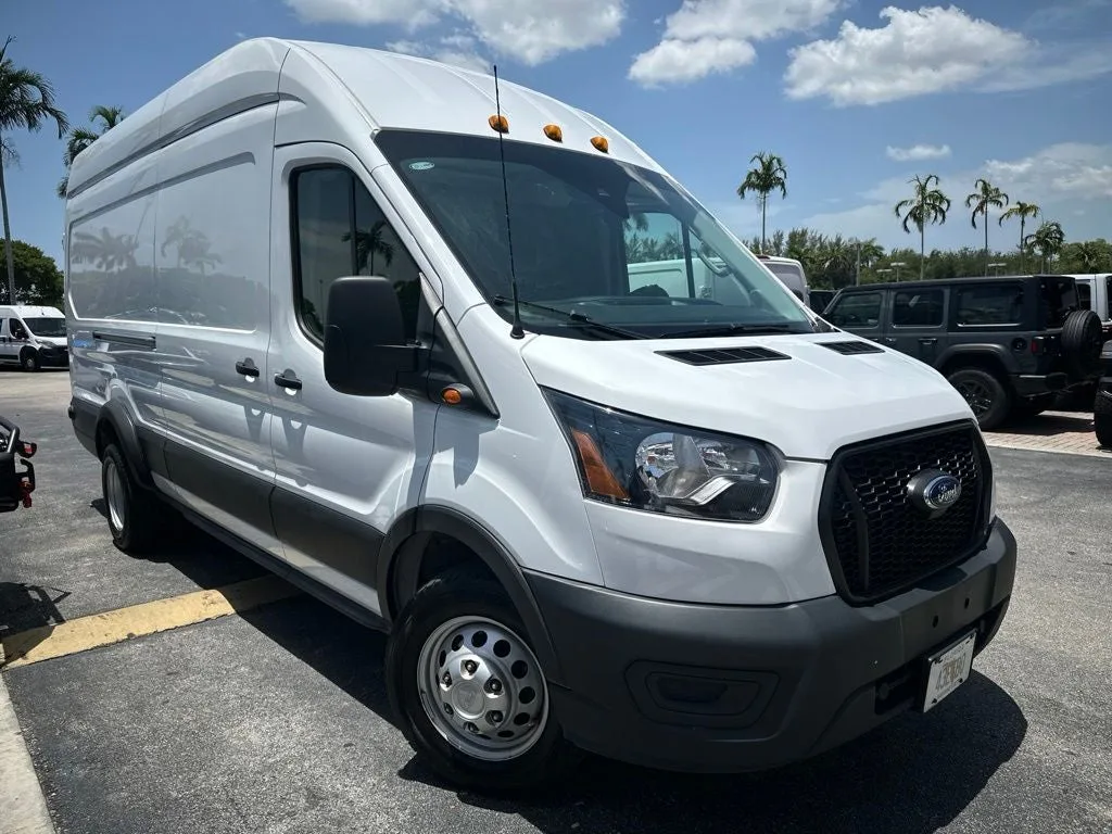 2024 Ford Transit-350 Base photo 3
