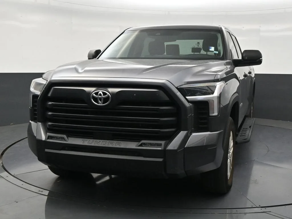 2024 Toyota Tundra SR5 photo 8