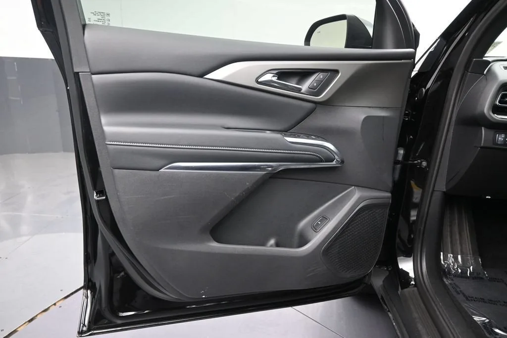2026 Chevrolet Traverse LT photo 11