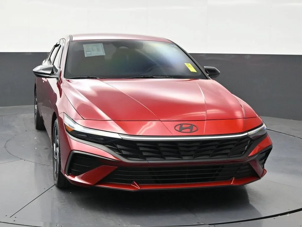 2025 Hyundai Elantra SEL Sport photo 7