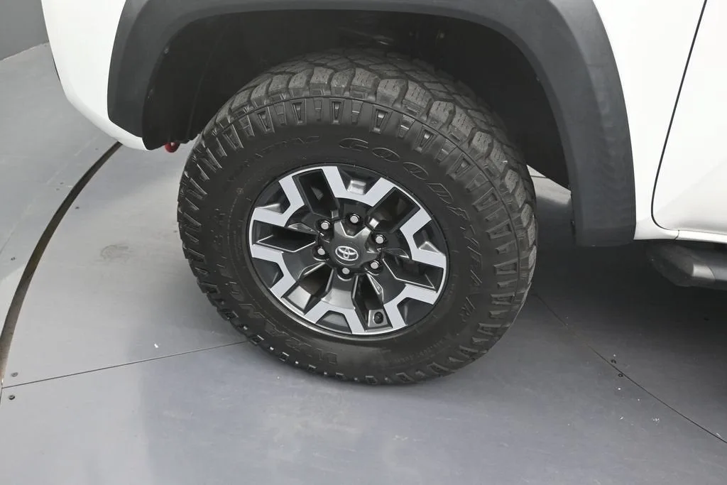2023 Toyota Tacoma TRD Sport photo 9