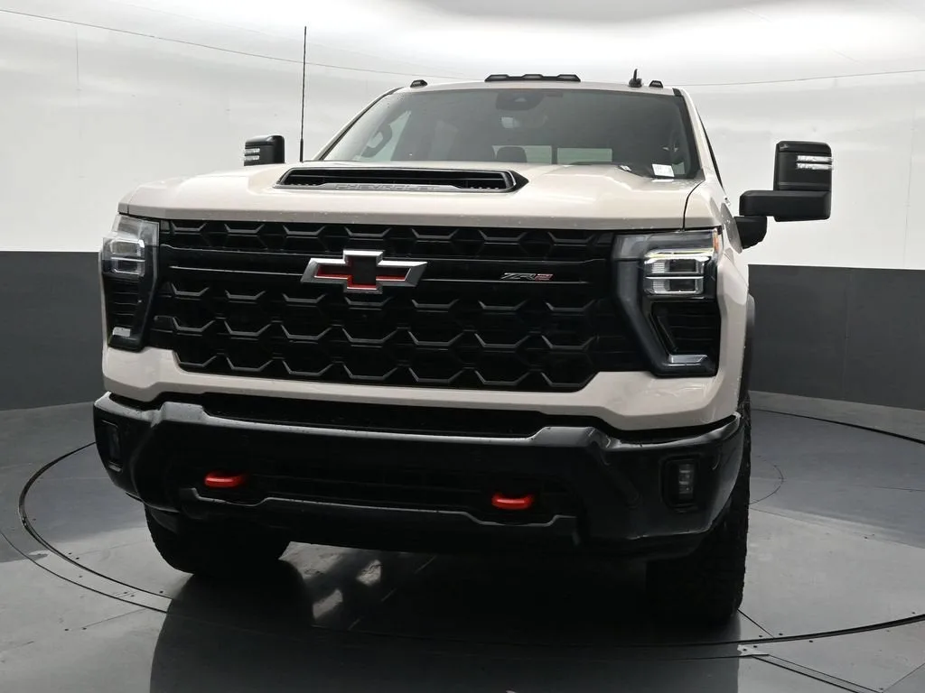 2026 Chevrolet Silverado 2500 HD ZR2 photo 9