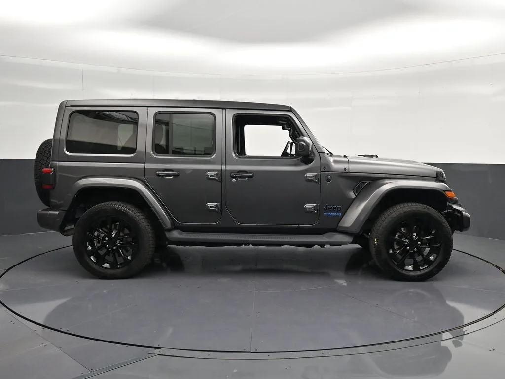 2021 Jeep Wrangler Unlimited Sahara 4xe photo 4