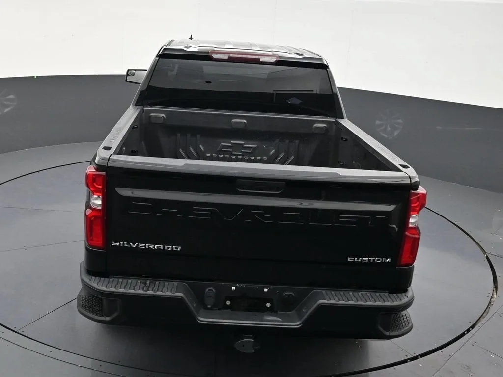 2024 Chevrolet Silverado 1500 Custom photo 12