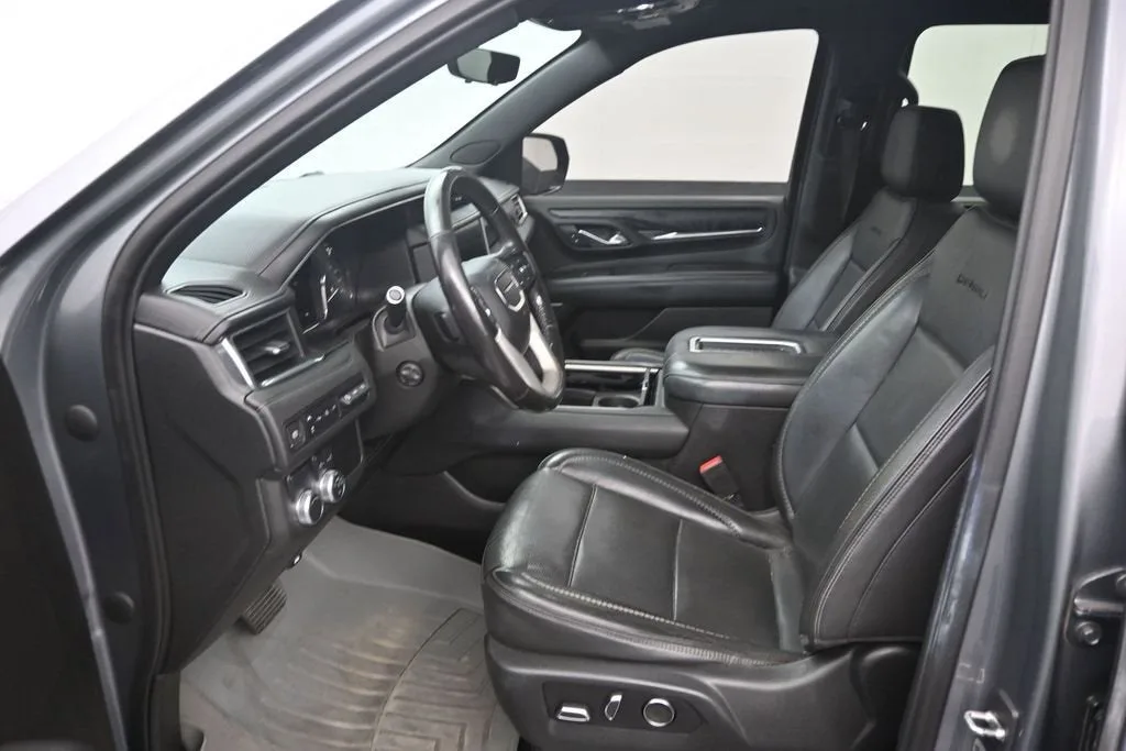 2021 GMC Yukon XL Denali photo 10