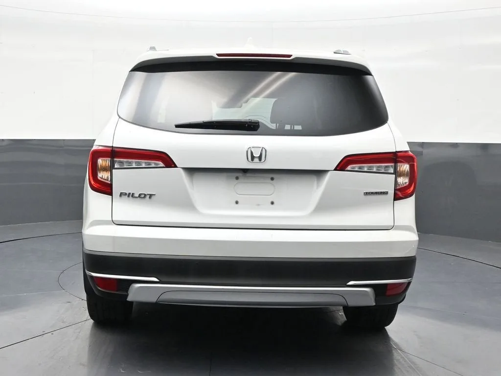 2022 Honda Pilot 2WD Touring 7 Passenger photo 4