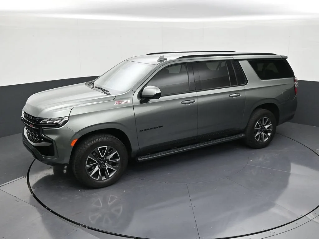 2023 Chevrolet Suburban Z71 photo 12