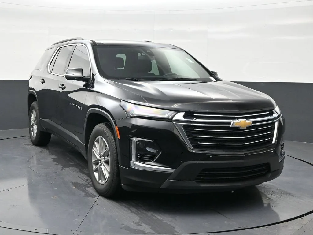 2023 Chevrolet Traverse LT Cloth photo 7