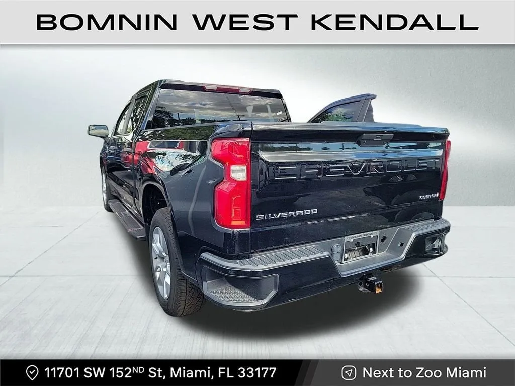 2022 Chevrolet Silverado 1500 LTD Custom photo 3