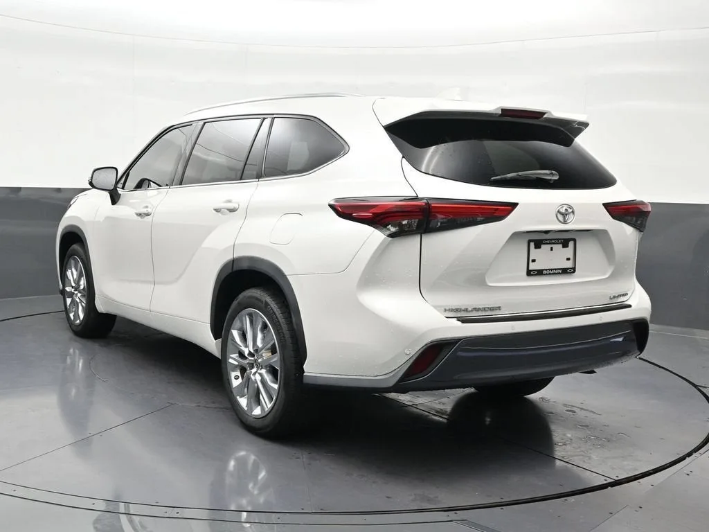 2021 Toyota Highlander Limited photo 3