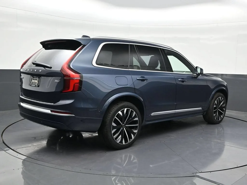2026 Volvo XC90 Plus photo 6