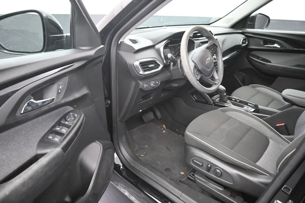 2023 Chevrolet Trailblazer LT photo 11