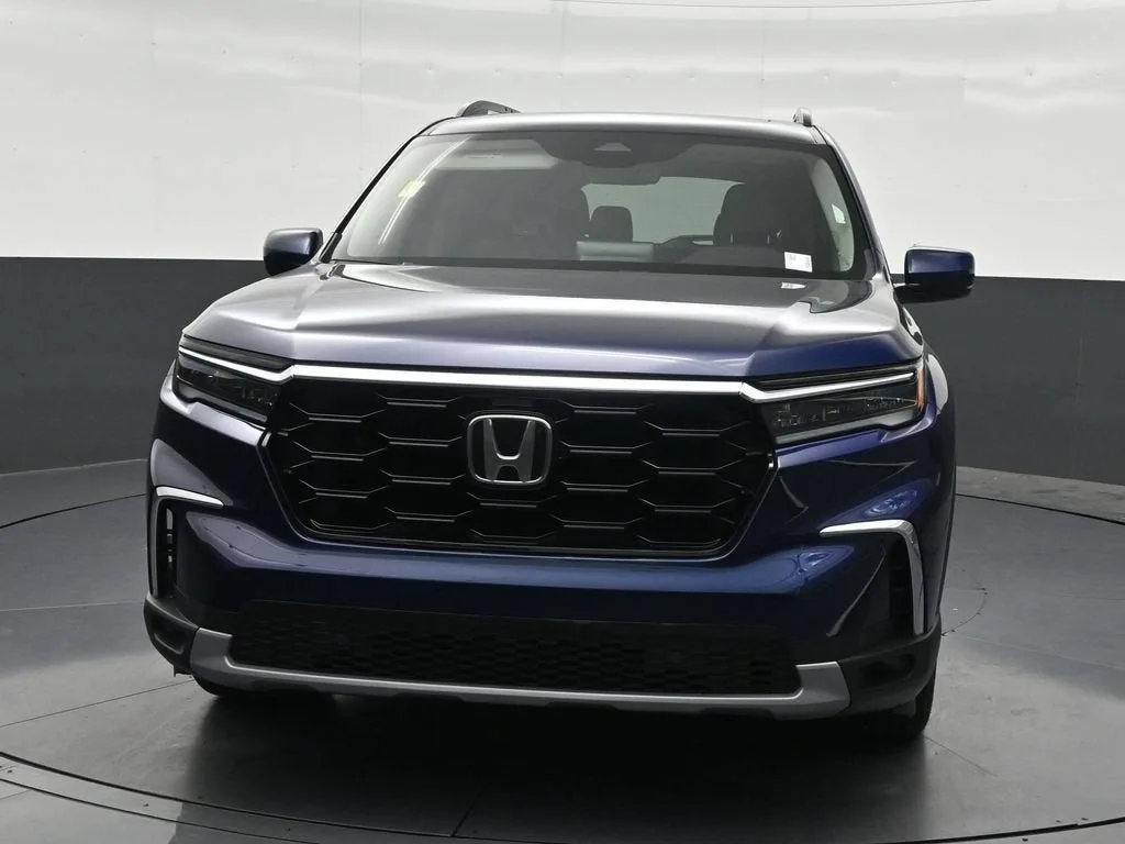 2025 Honda Pilot Touring photo 8