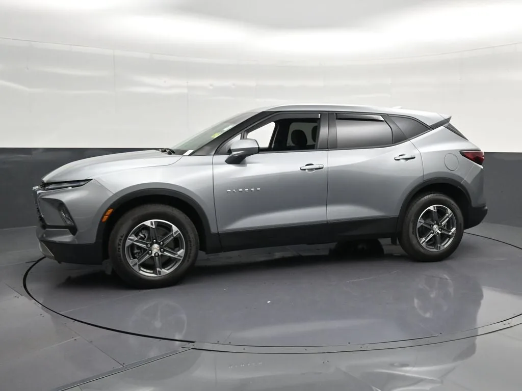 2025 Chevrolet Blazer LT photo 7