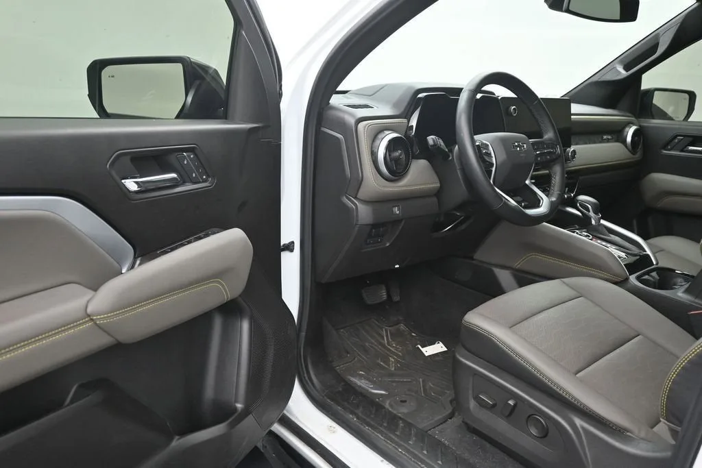2025 Chevrolet Colorado ZR2 photo 10