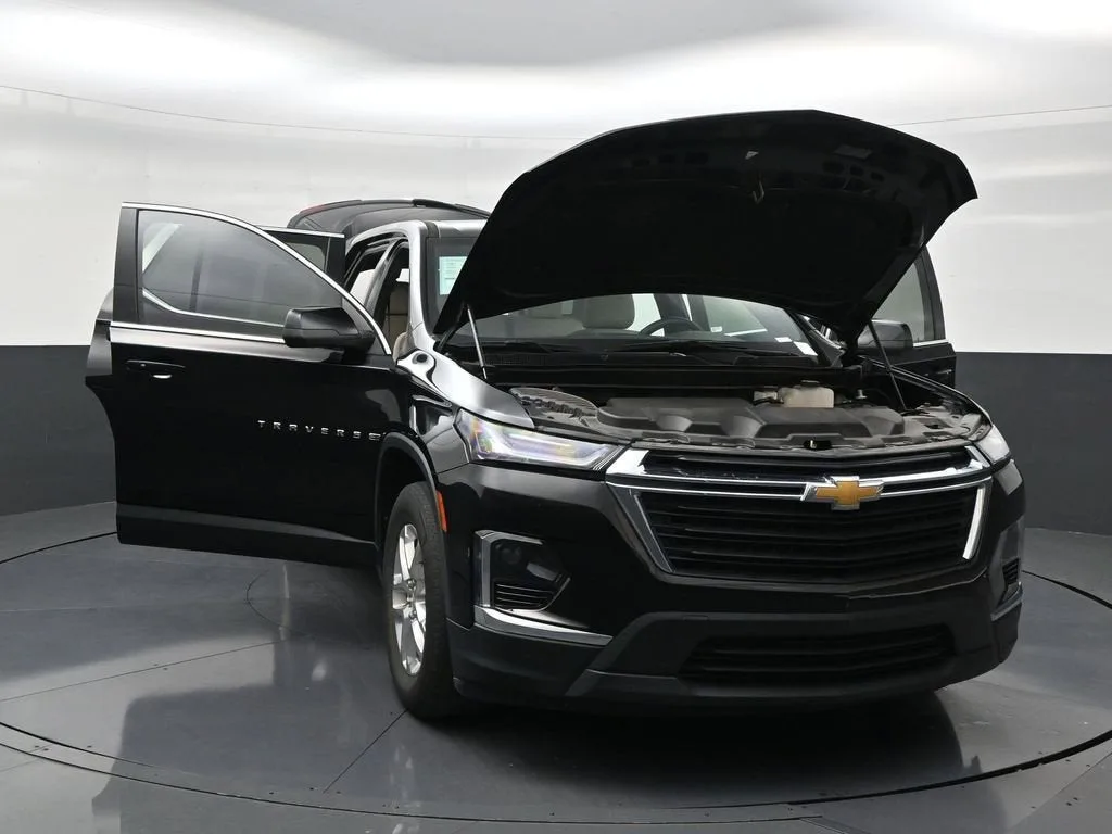 2023 Chevrolet Traverse LS photo 7
