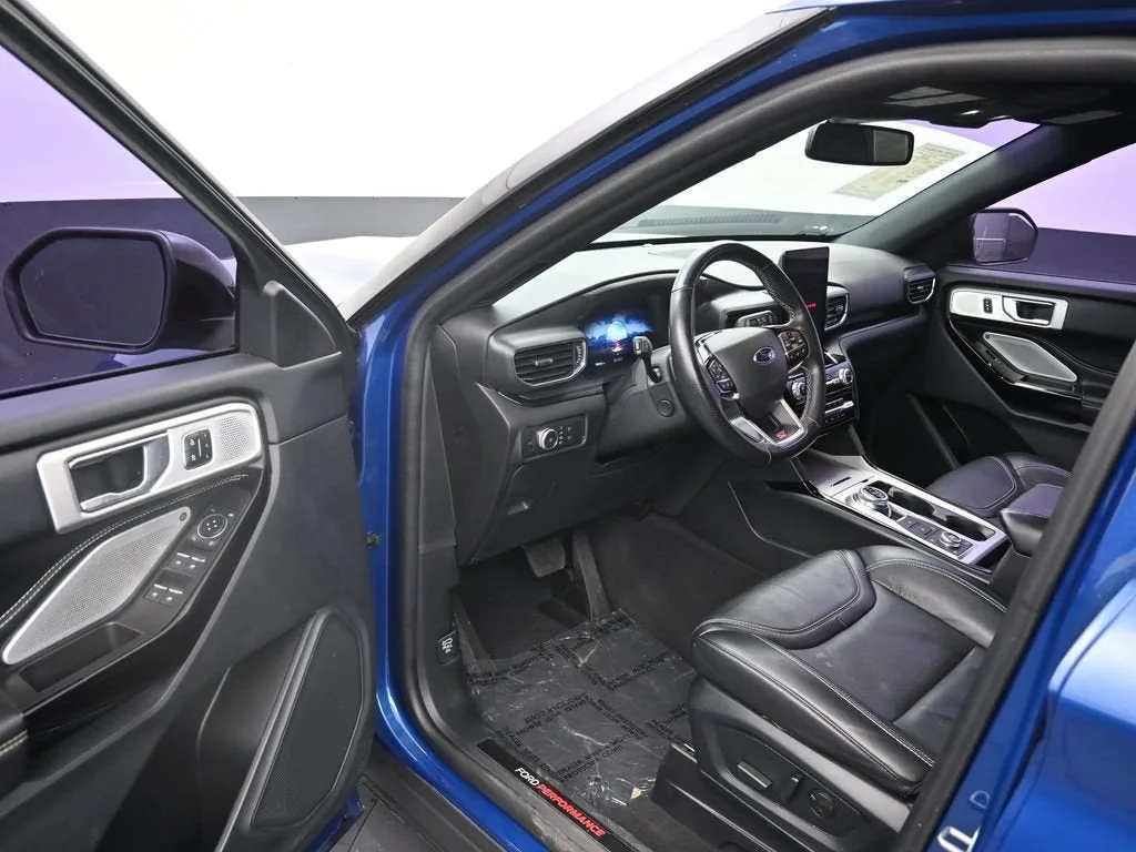 2022 Ford Explorer ST photo 11