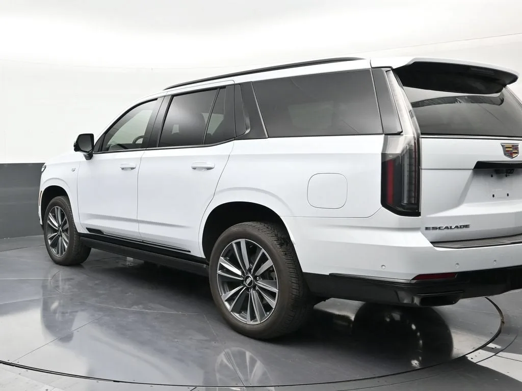 2026 Cadillac Escalade Sport photo 3