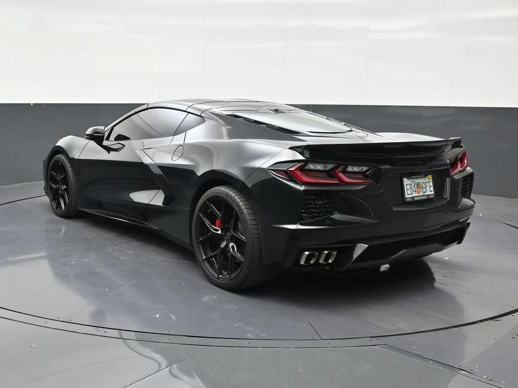 2021 Chevrolet Corvette Stingray 2LT photo 3