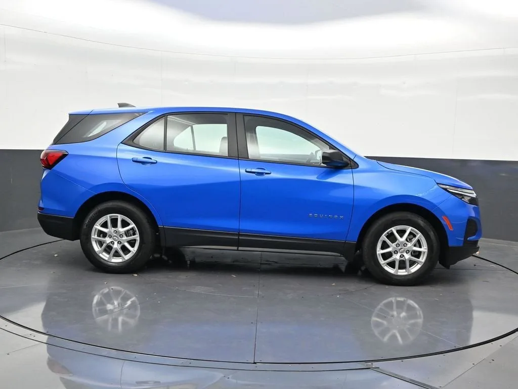 2024 Chevrolet Equinox LS photo 7