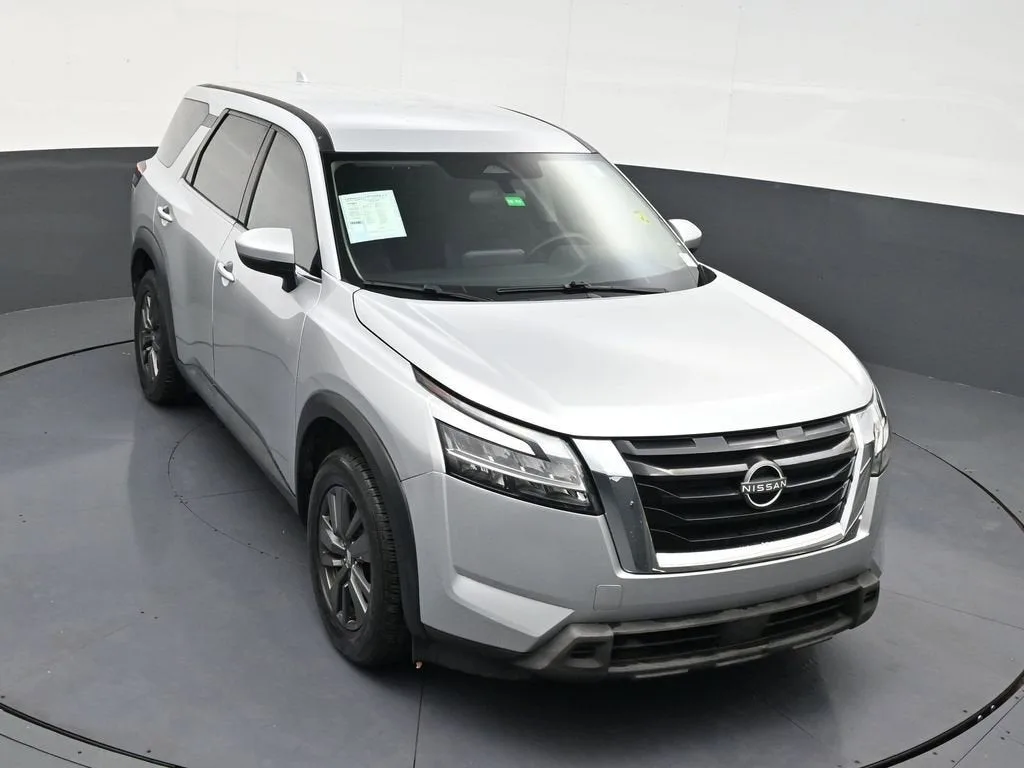 2022 Nissan Pathfinder S 2WD photo 18