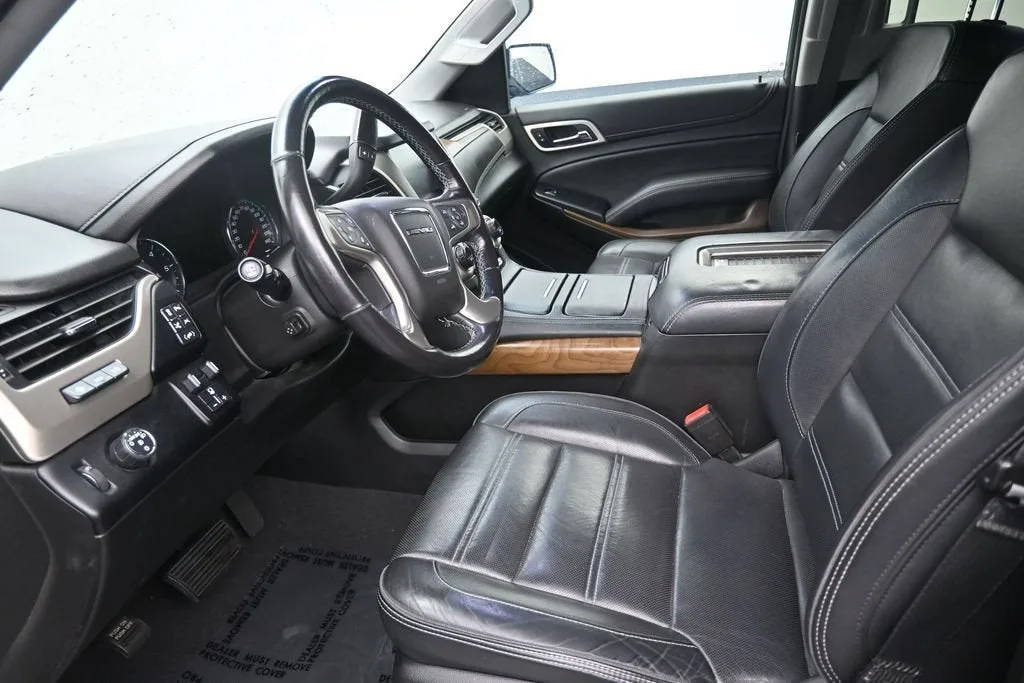 2020 GMC Yukon XL Denali photo 12
