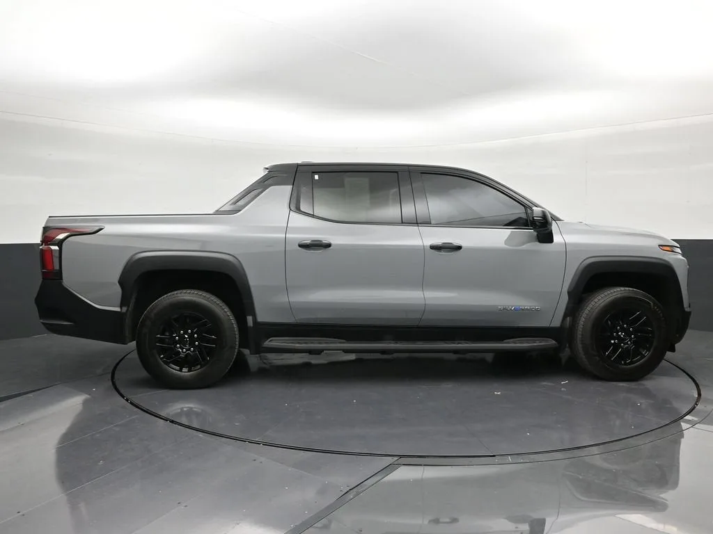 2026 Chevrolet Silverado EV LT - Extended Range photo 6
