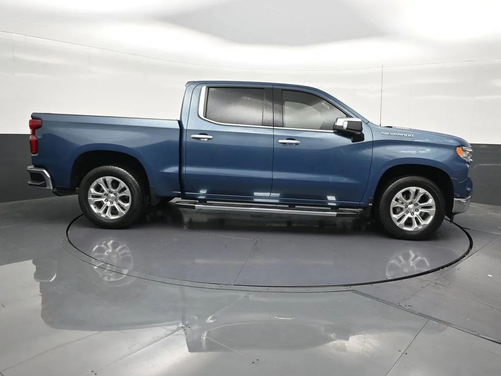 2024 Chevrolet Silverado 1500 LTZ photo 7