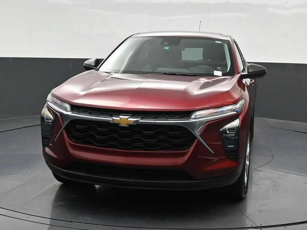 2024 Chevrolet Trax LS photo 9