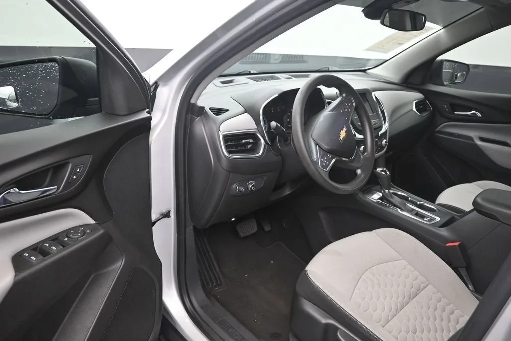 2021 Chevrolet Equinox LS photo 10