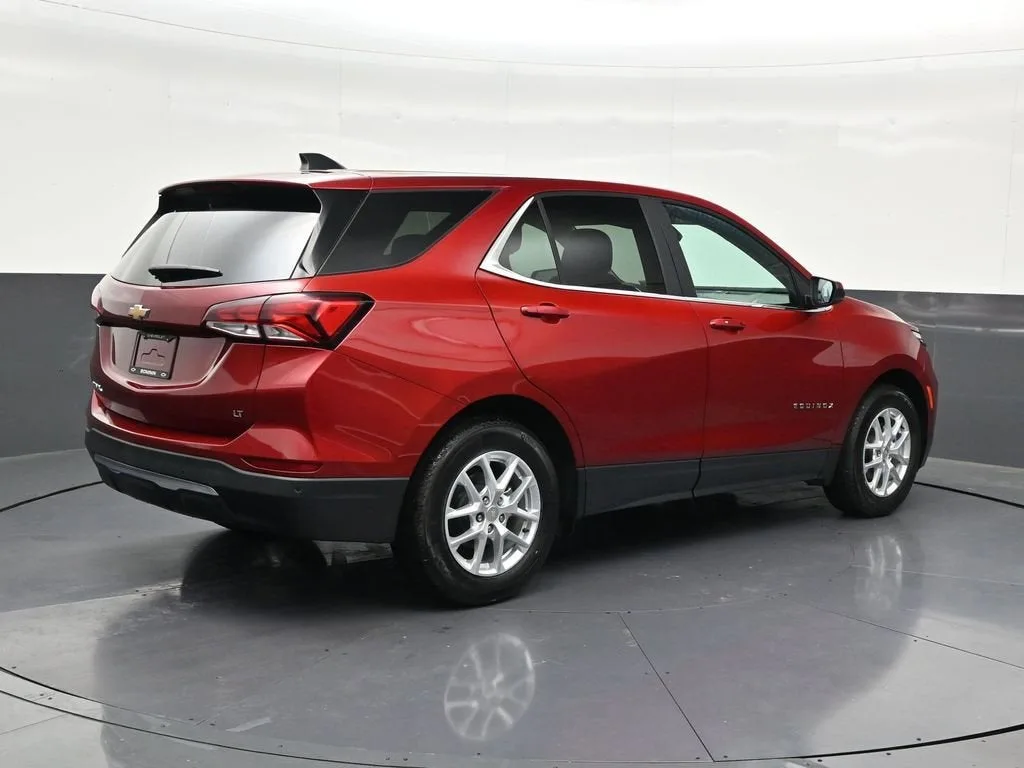 2024 Chevrolet Equinox LT photo 5