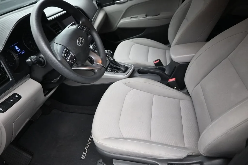 2020 Hyundai Elantra SE photo 12