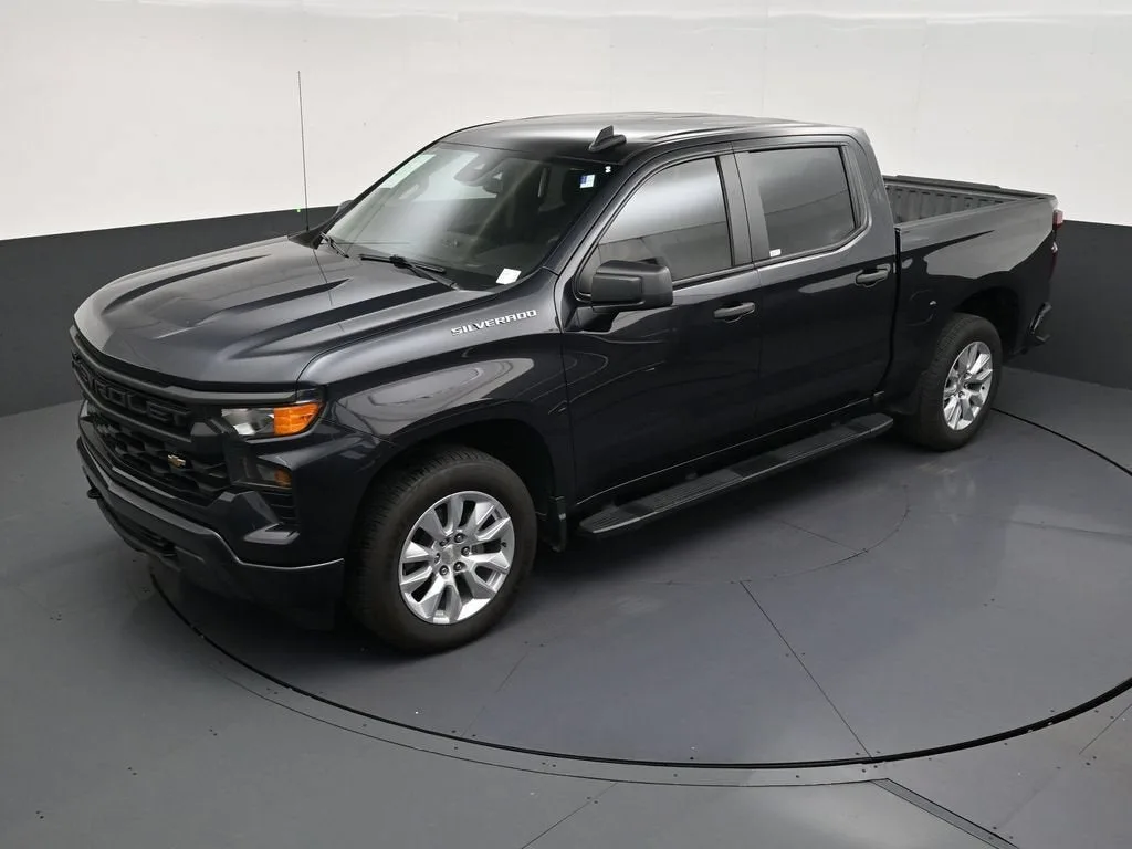 2022 Chevrolet Silverado 1500 Custom photo 9