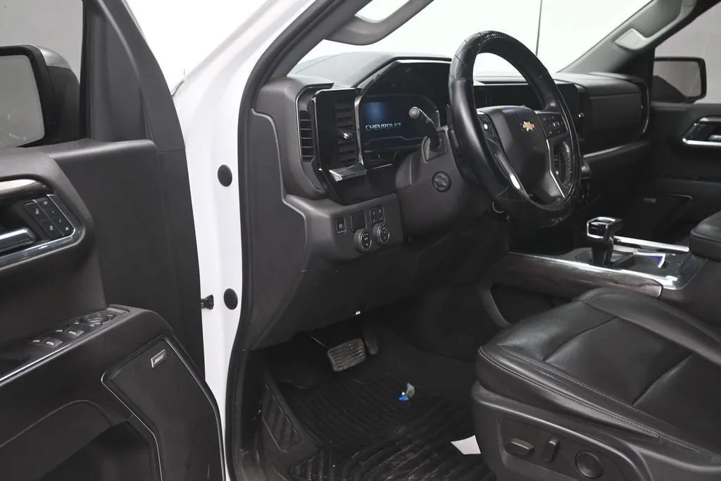 2022 Chevrolet Silverado 1500 LTZ photo 9