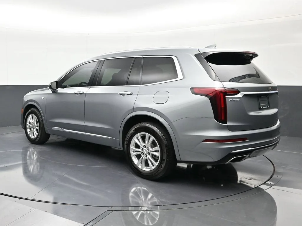 2023 Cadillac XT6 Luxury photo 3