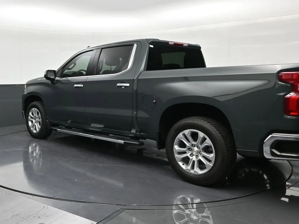 2026 Chevrolet Silverado 1500 LTZ photo 3