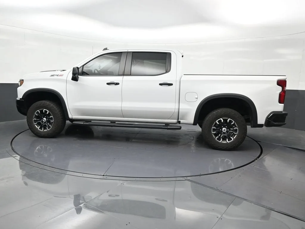 2024 Chevrolet Silverado 1500 ZR2 photo 2
