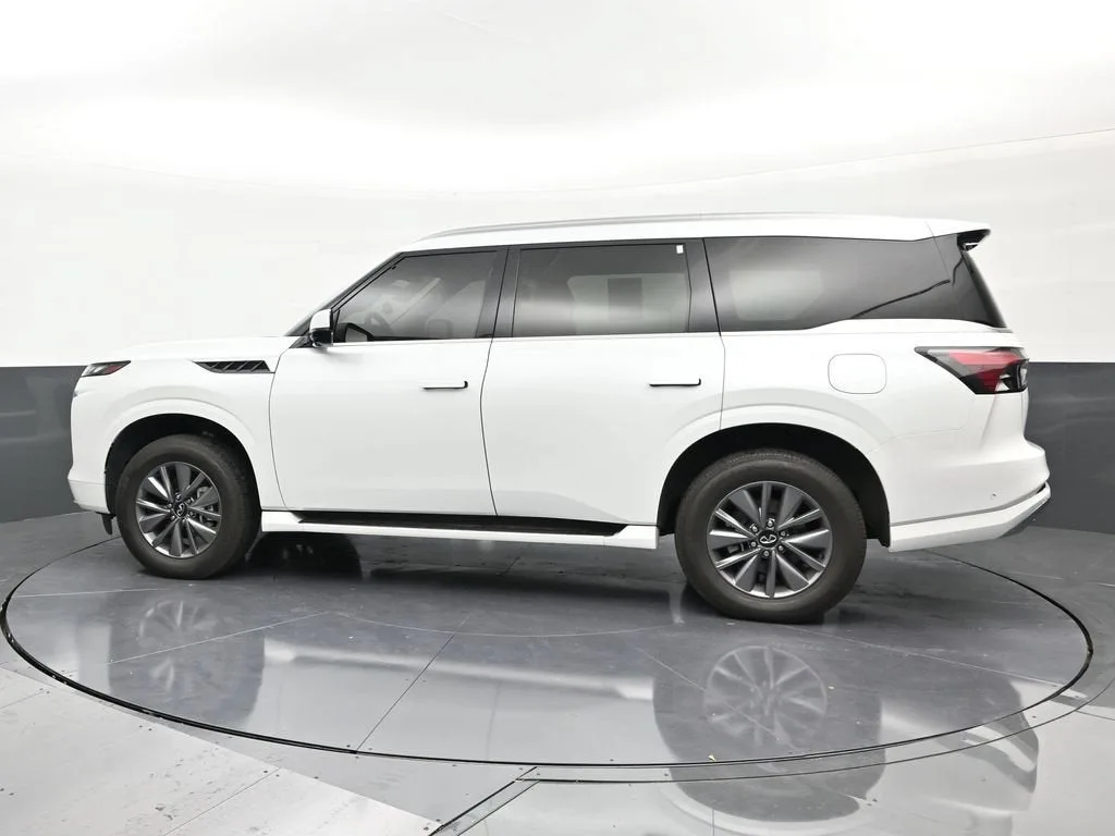 2025 INFINITI QX80 PURE AWD photo 2
