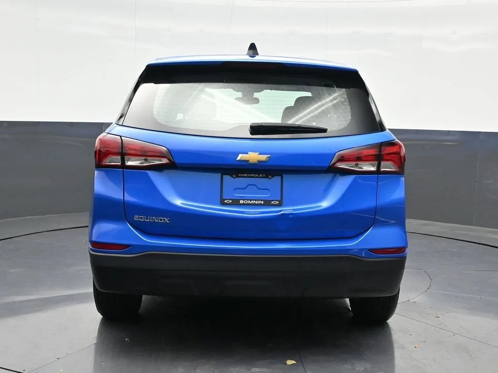 2024 Chevrolet Equinox LS photo 4