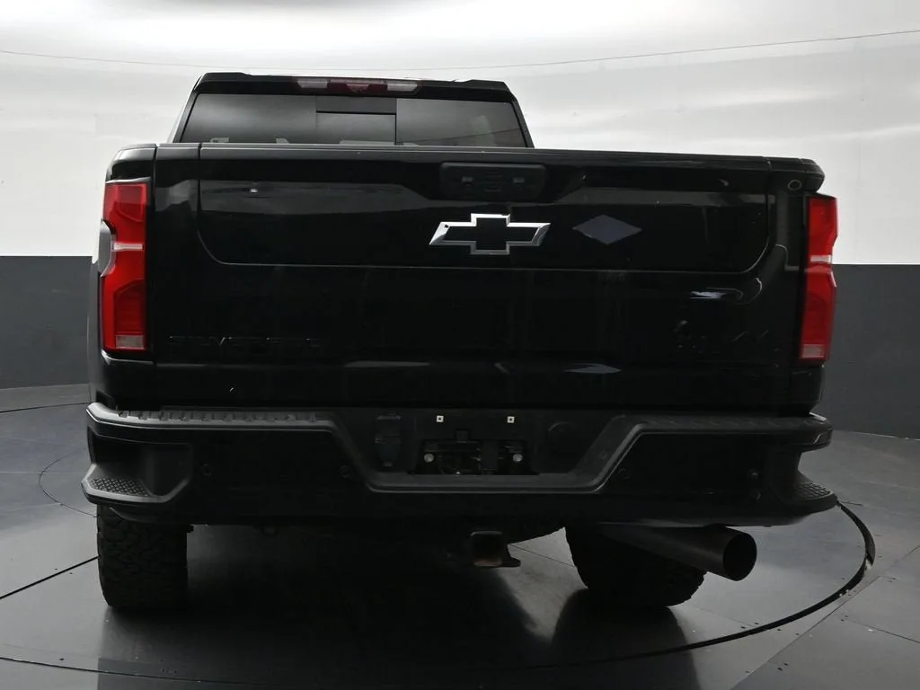 2025 Chevrolet Silverado 2500 HD High Country photo 4