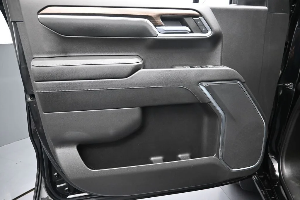 2023 Chevrolet Silverado 1500 RST photo 12