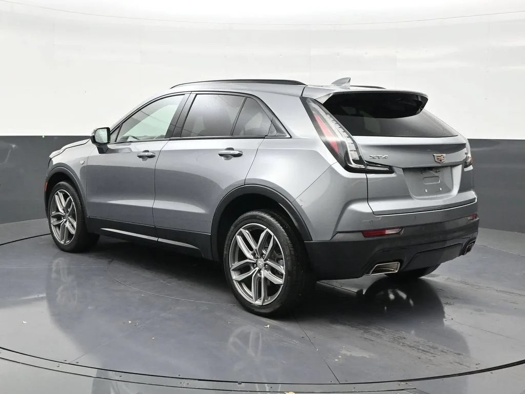 2023 Cadillac XT4 Sport photo 3