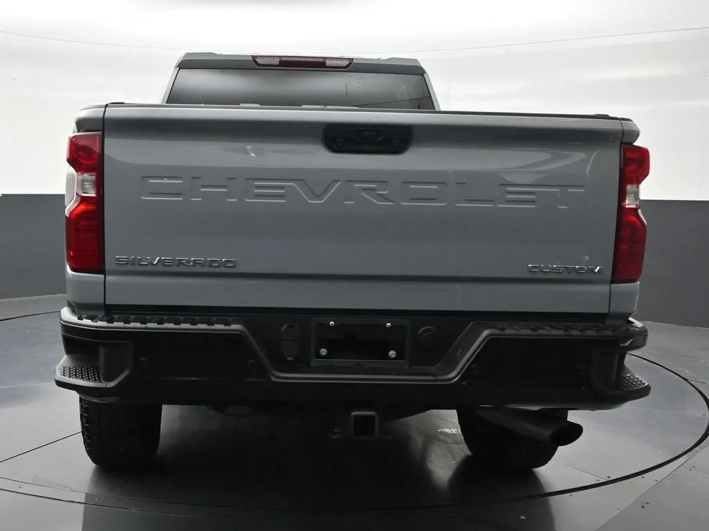 2025 Chevrolet Silverado 2500 HD Custom photo 4