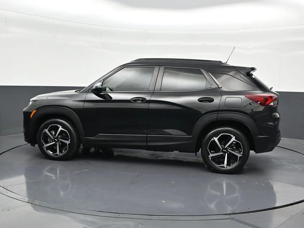 2023 Chevrolet Trailblazer RS photo 2