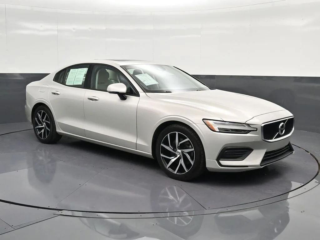 2020 Volvo S60 T5 Momentum photo 5